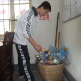 學校每個班級是否應該有垃圾桶？