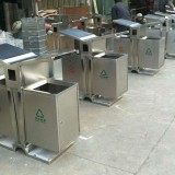 戶外不銹鋼垃圾桶是怎么熬過的一天