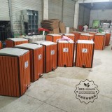 鋼木垃圾桶與其他的垃圾桶的優(yōu)勢