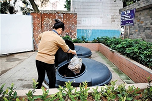煙臺千套地埋式垃圾箱凈化多個小區環境 煙臺千套地埋式垃圾箱凈化多個小區環境