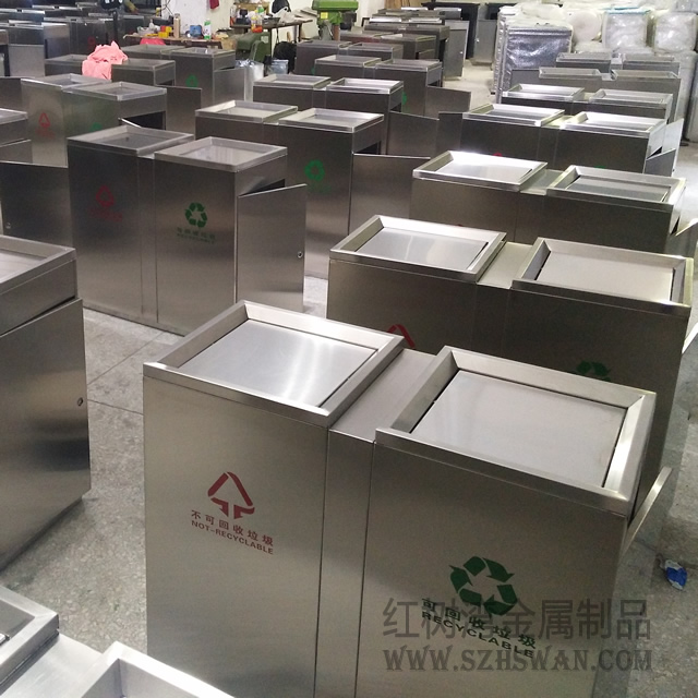 生產(chǎn)車間不銹鋼垃圾桶